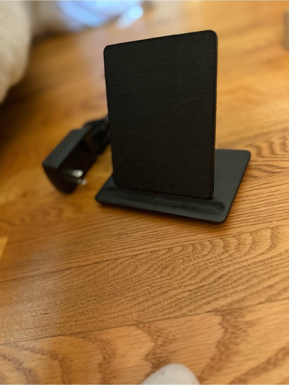 Kindle/Anker Wireless Charging Stand - Black